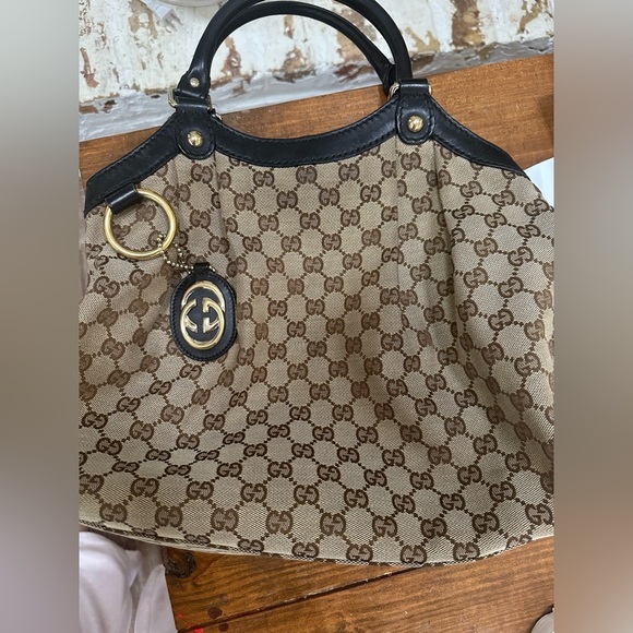 GUCCI GG Canvas Sukey Purse - Picture 8 of 14